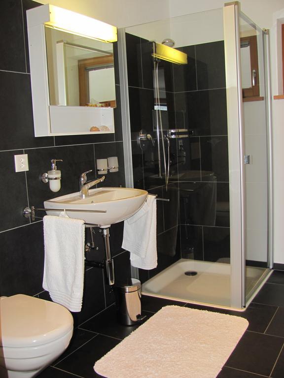 Ferienwohnung Caviezel Tschlin Exterior foto