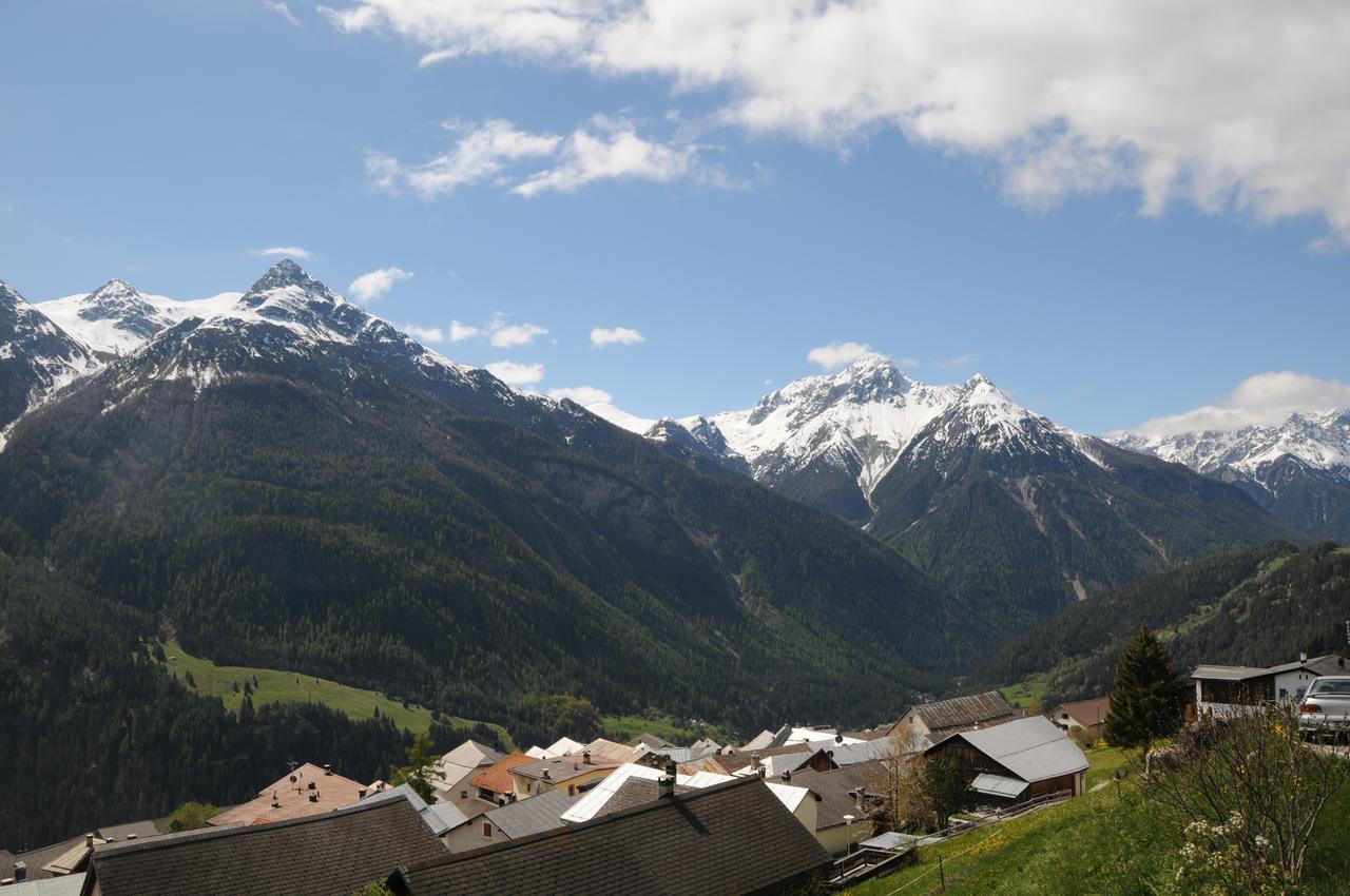 Ferienwohnung Caviezel Tschlin Exterior foto